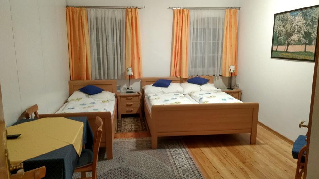 Hotel - Landgasthof Winklehner Sankt Pantaleon  Kültér fotó